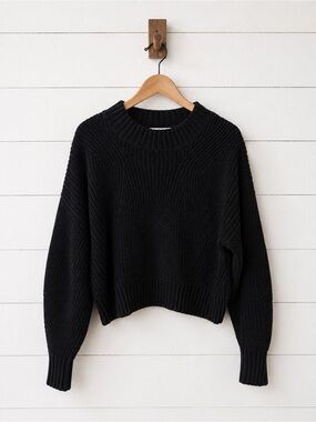 🖤 525 America Black Cropped Crewneck Sweater